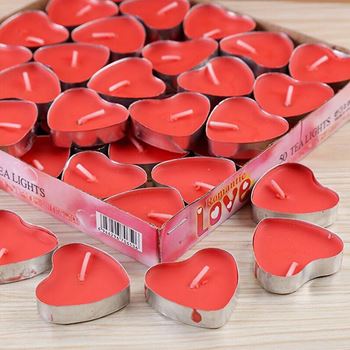 Obsah balení 50 svíček ve tvaru srdce